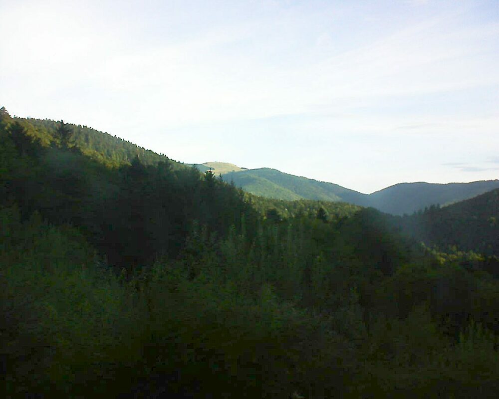 Le petit ballon vu depuis le Domaine Langmatt à Murbach le 13.09.2022 à 08:00 Le petit ballon (Alsace, Vosges) le 13.09.2022 à 08:00