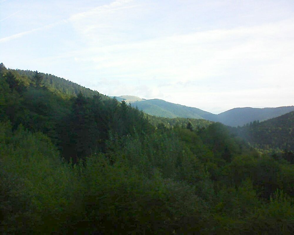 Le petit ballon vu depuis le Domaine Langmatt à Murbach le 14.09.2022 à 08:15 Le petit ballon (Alsace, Vosges) le 14.09.2022 à 08:15