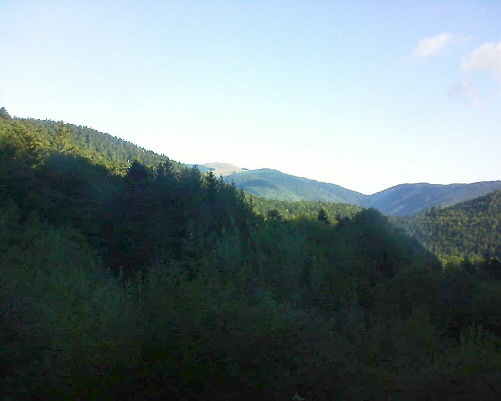 Le petit ballon vu depuis le Domaine Langmatt à Murbach le 19.09.2022 à 09:15 Le petit ballon (Alsace, Vosges) le 19.09.2022 à 09:15