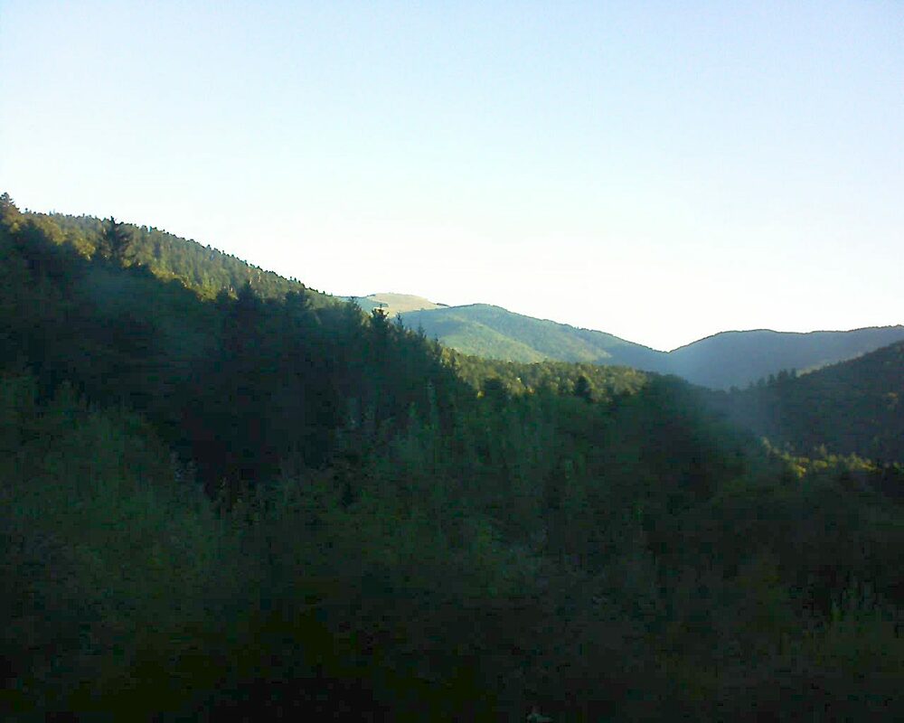 Le petit ballon vu depuis le Domaine Langmatt à Murbach le 22.09.2022 à 08:00 Le petit ballon (Alsace, Vosges) le 22.09.2022 à 08:00
