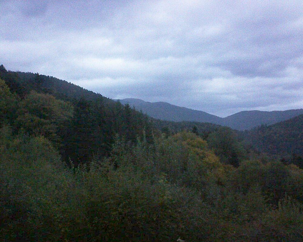 Le petit ballon vu depuis le Domaine Langmatt à Murbach le 06.10.2022 à 07:30 Le petit ballon (Alsace, Vosges) le 06.10.2022 à 07:30