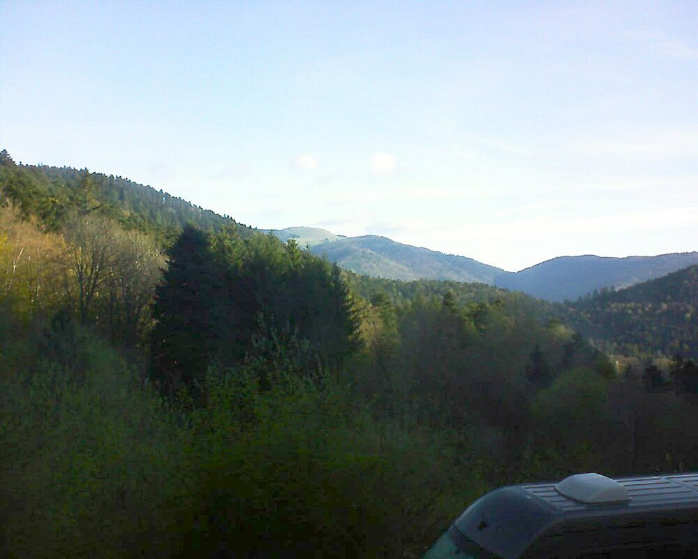 Le petit ballon vu depuis le Domaine Langmatt à Murbach le 23.04.2023 à 08:15 Le petit ballon (Alsace, Vosges) le 23.04.2023 à 08:15