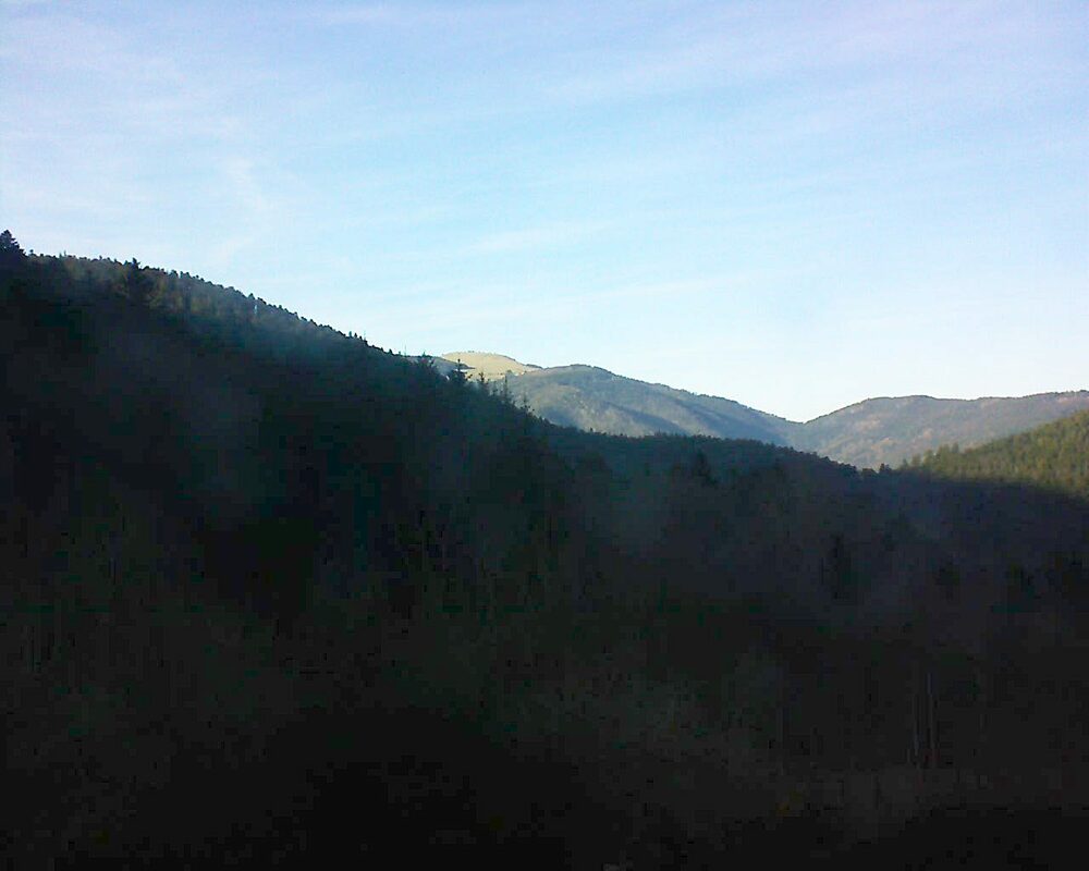 Le petit ballon vu depuis le Domaine Langmatt à Murbach le 28.01.2024 à 15:45 Le petit ballon (Alsace, Vosges) le 28.01.2024 à 15:45