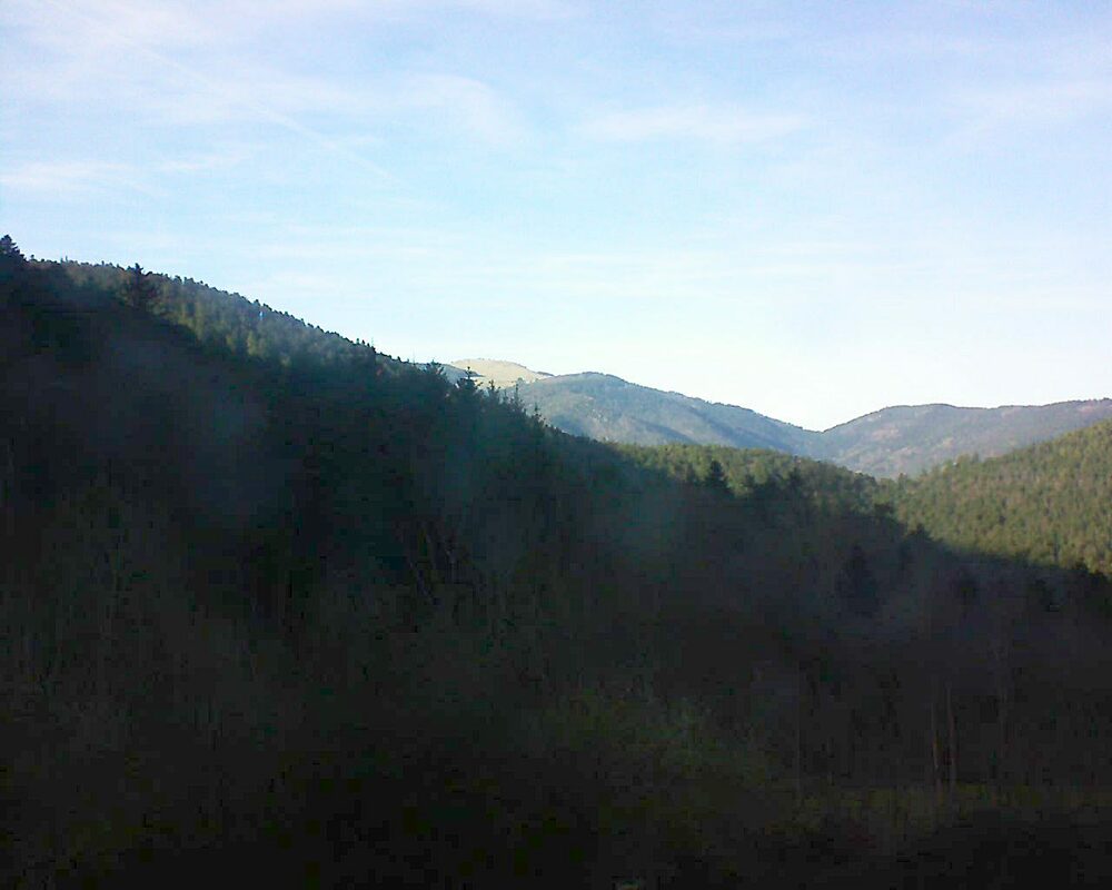 Le petit ballon vu depuis le Domaine Langmatt à Murbach le 05.02.2024 à 15:45 Le petit ballon (Alsace, Vosges) le 05.02.2024 à 15:45