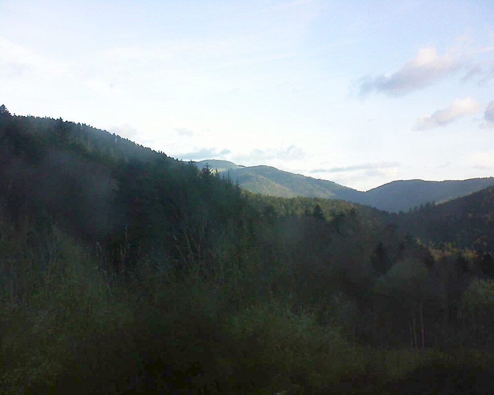 Le petit ballon vu depuis le Domaine Langmatt à Murbach le 15.03.2024 à 07:30 Le petit ballon (Alsace, Vosges) le 15.03.2024 à 07:30