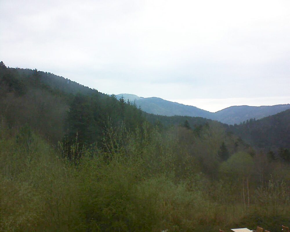 Le petit ballon vu depuis le Domaine Langmatt à Murbach le 27.03.2024 à 07:30 Le petit ballon (Alsace, Vosges) le 27.03.2024 à 07:30