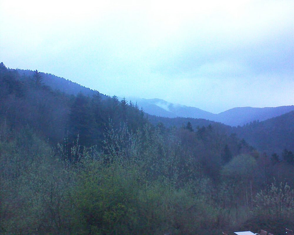 Le petit ballon vu depuis le Domaine Langmatt à Murbach le 02.04.2024 à 07:15 Le petit ballon (Alsace, Vosges) le 02.04.2024 à 07:15
