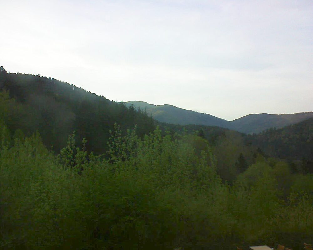 Le petit ballon vu depuis le Domaine Langmatt à Murbach le 14.04.2024 à 19:45 Le petit ballon (Alsace, Vosges) le 14.04.2024 à 19:45