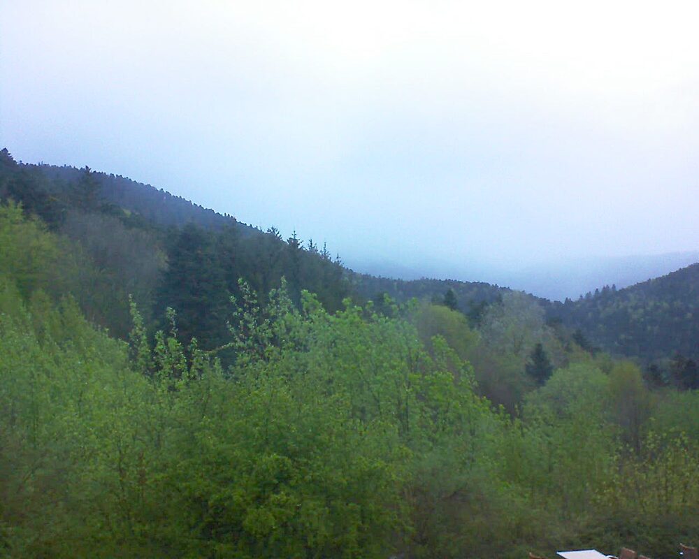 Le petit ballon vu depuis le Domaine Langmatt à Murbach le 17.04.2024 à 07:30 Le petit ballon (Alsace, Vosges) le 17.04.2024 à 07:30