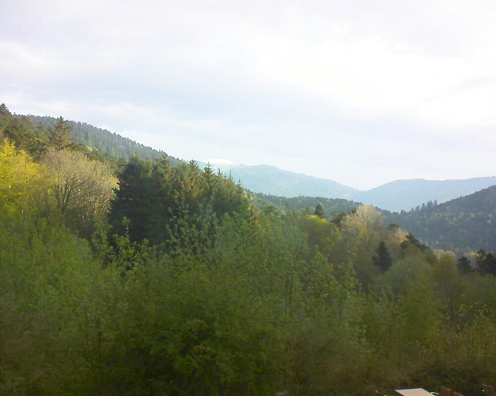 Le petit ballon vu depuis le Domaine Langmatt à Murbach le 24.04.2024 à 08:15 Le petit ballon (Alsace, Vosges) le 24.04.2024 à 08:15