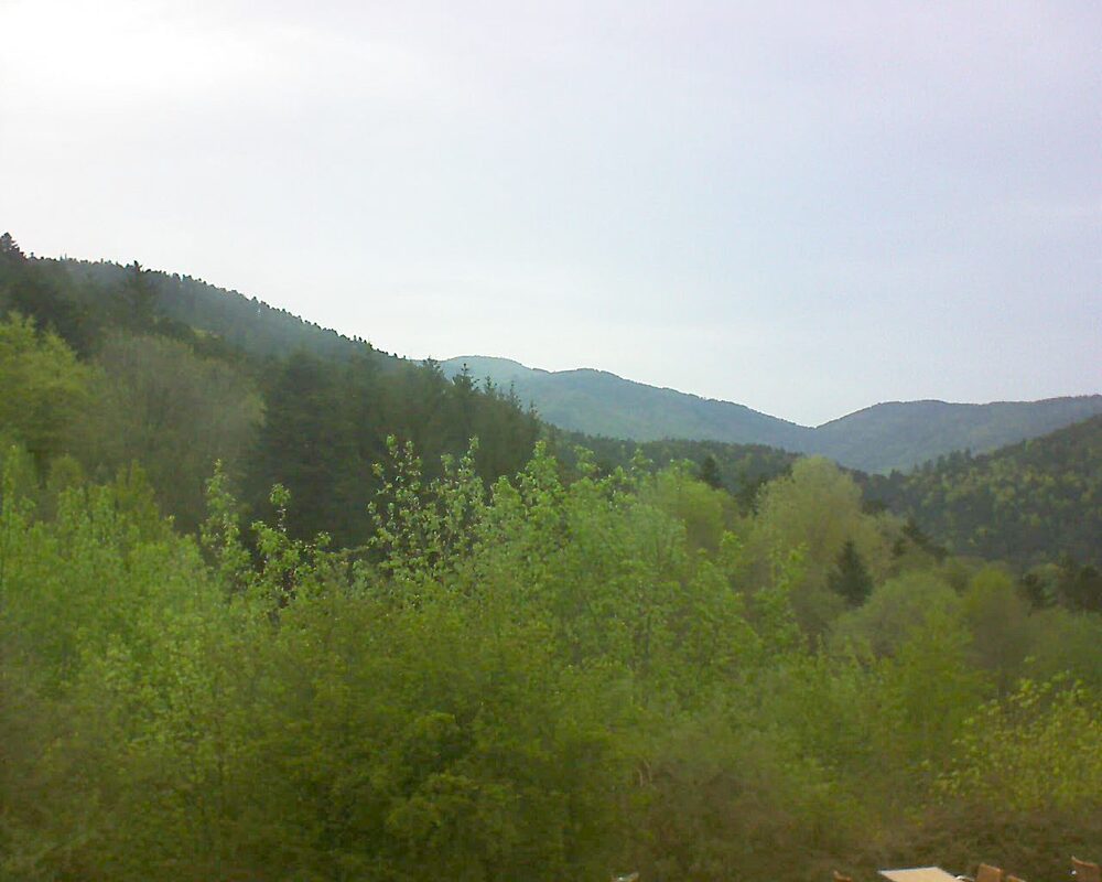 Le petit ballon vu depuis le Domaine Langmatt à Murbach le 30.04.2024 à 19:45 Le petit ballon (Alsace, Vosges) le 30.04.2024 à 19:45