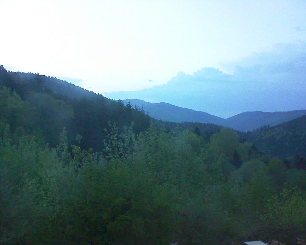 Le petit ballon vu depuis le Domaine Langmatt à Murbach le 01.05.2024 à 20:45 Le petit ballon (Alsace, Vosges) le 01.05.2024 à 20:45