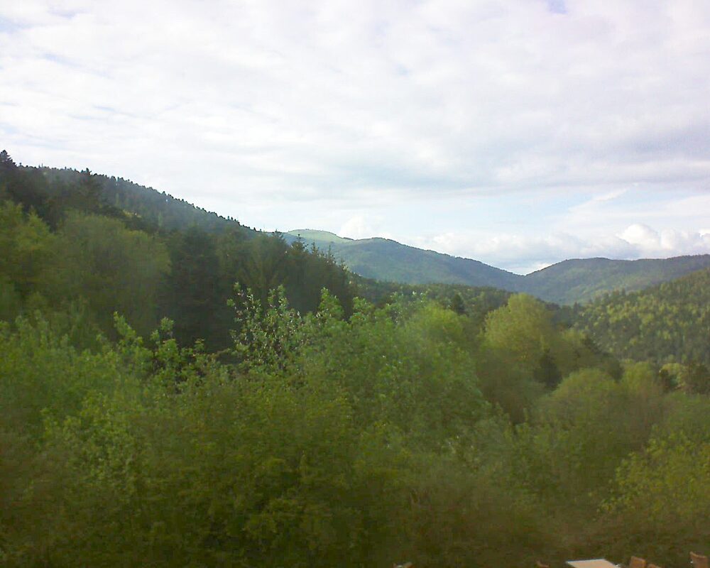 Le petit ballon vu depuis le Domaine Langmatt à Murbach le 03.05.2024 à 18:15 Le petit ballon (Alsace, Vosges) le 03.05.2024 à 18:15