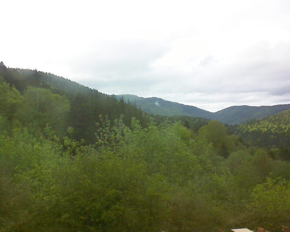 Le petit ballon vu depuis le Domaine Langmatt à Murbach le 06.05.2024 à 19:15 Le petit ballon (Alsace, Vosges) le 06.05.2024 à 19:15