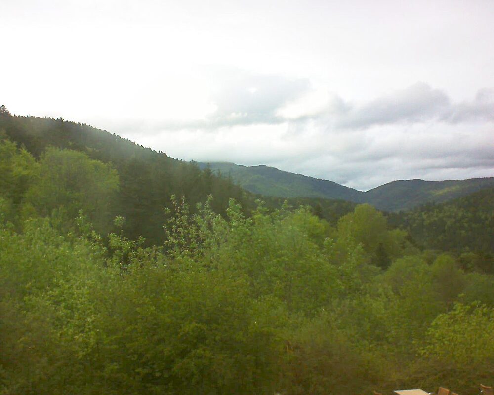 Le petit ballon vu depuis le Domaine Langmatt à Murbach le 06.05.2024 à 19:45 Le petit ballon (Alsace, Vosges) le 06.05.2024 à 19:45
