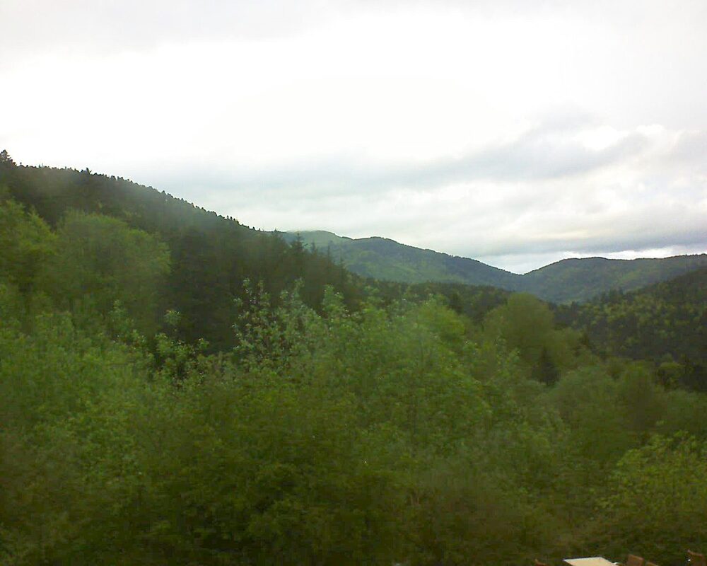 Le petit ballon vu depuis le Domaine Langmatt à Murbach le 06.05.2024 à 20:15 Le petit ballon (Alsace, Vosges) le 06.05.2024 à 20:15