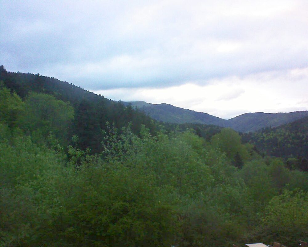 Le petit ballon vu depuis le Domaine Langmatt à Murbach le 06.05.2024 à 20:45 Le petit ballon (Alsace, Vosges) le 06.05.2024 à 20:45