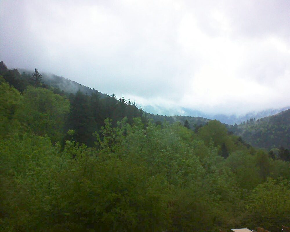 Le petit ballon vu depuis le Domaine Langmatt à Murbach le 07.05.2024 à 20:00 Le petit ballon (Alsace, Vosges) le 07.05.2024 à 20:00