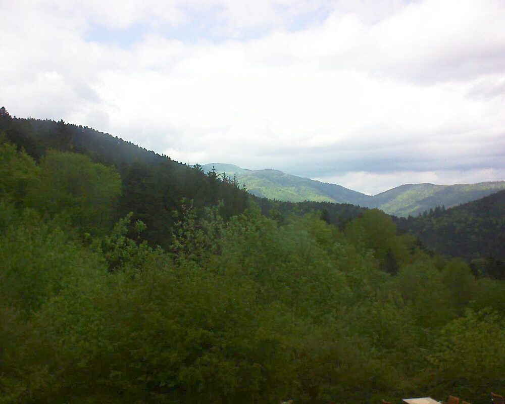 Le petit ballon vu depuis le Domaine Langmatt à Murbach le 08.05.2024 à 16:15 Le petit ballon (Alsace, Vosges) le 08.05.2024 à 16:15