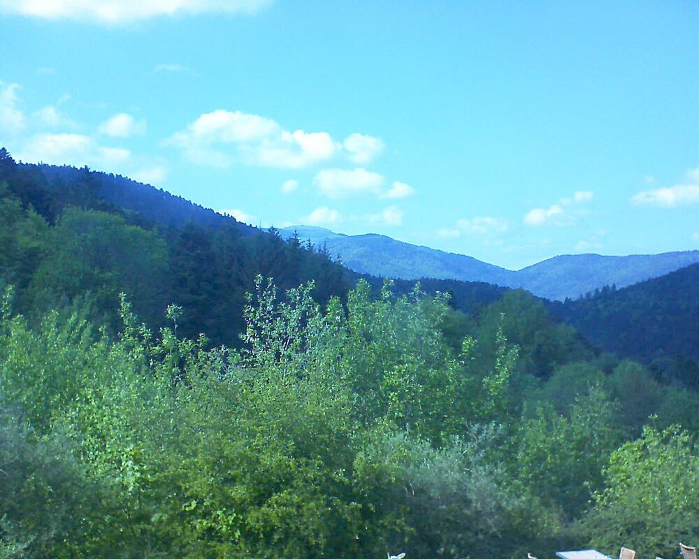 Le petit ballon vu depuis le Domaine Langmatt à Murbach le 09.05.2024 à 16:45 Le petit ballon (Alsace, Vosges) le 09.05.2024 à 16:45