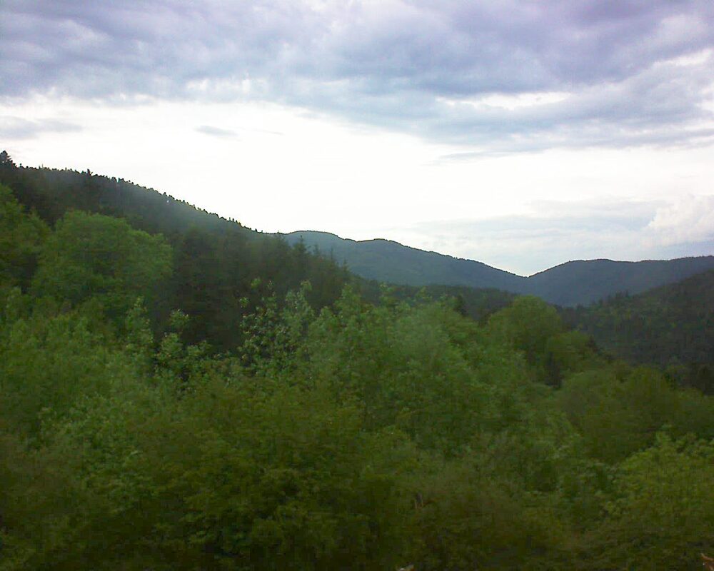Le petit ballon vu depuis le Domaine Langmatt à Murbach le 12.05.2024 à 20:00 Le petit ballon (Alsace, Vosges) le 12.05.2024 à 20:00