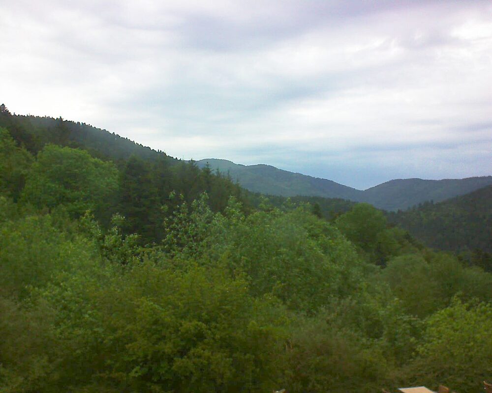 Le petit ballon vu depuis le Domaine Langmatt à Murbach le 14.05.2024 à 19:15 Le petit ballon (Alsace, Vosges) le 14.05.2024 à 19:15