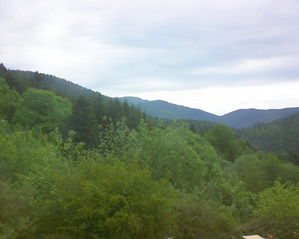 Le petit ballon vu depuis le Domaine Langmatt à Murbach le 14.05.2024 à 20:00 Le petit ballon (Alsace, Vosges) le 14.05.2024 à 20:00