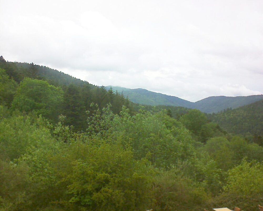 Le petit ballon vu depuis le Domaine Langmatt à Murbach le 15.05.2024 à 16:45 Le petit ballon (Alsace, Vosges) le 15.05.2024 à 16:45