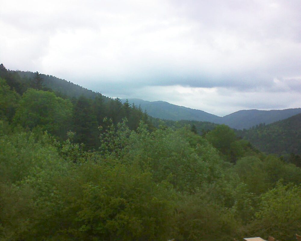 Le petit ballon vu depuis le Domaine Langmatt à Murbach le 15.05.2024 à 19:00 Le petit ballon (Alsace, Vosges) le 15.05.2024 à 19:00