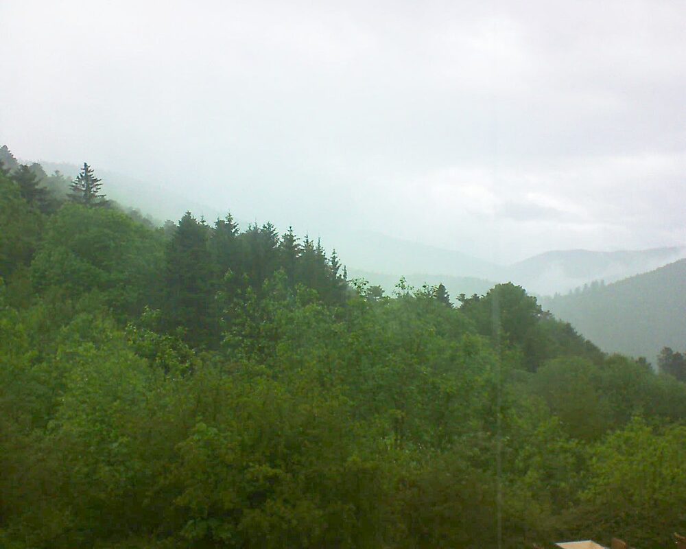 Le petit ballon vu depuis le Domaine Langmatt à Murbach le 16.05.2024 à 15:15 Le petit ballon (Alsace, Vosges) le 16.05.2024 à 15:15