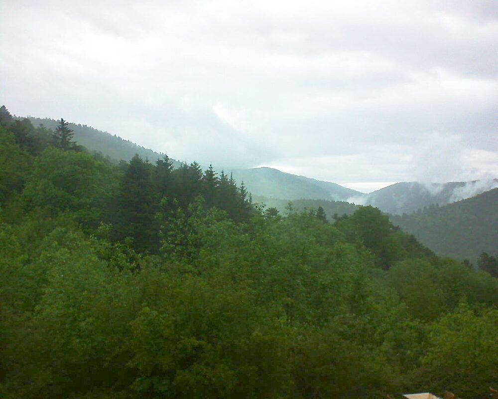 Le petit ballon vu depuis le Domaine Langmatt à Murbach le 16.05.2024 à 15:30 Le petit ballon (Alsace, Vosges) le 16.05.2024 à 15:30