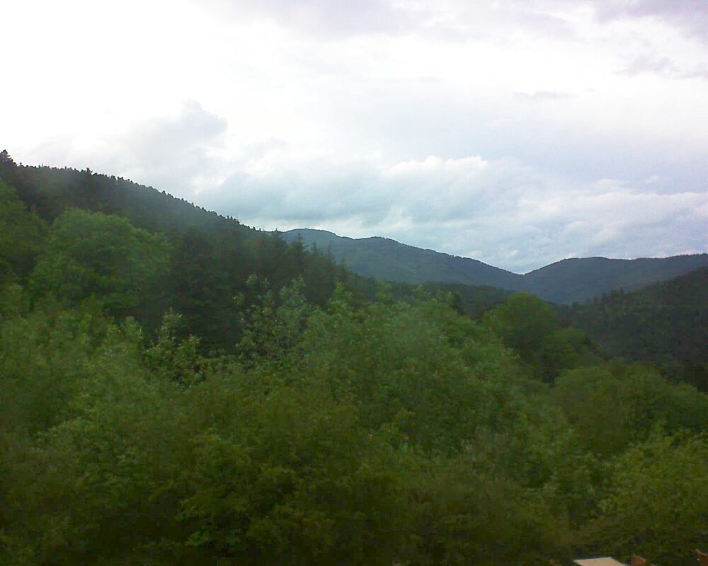 Le petit ballon vu depuis le Domaine Langmatt à Murbach le 17.05.2024 à 19:45 Le petit ballon (Alsace, Vosges) le 17.05.2024 à 19:45