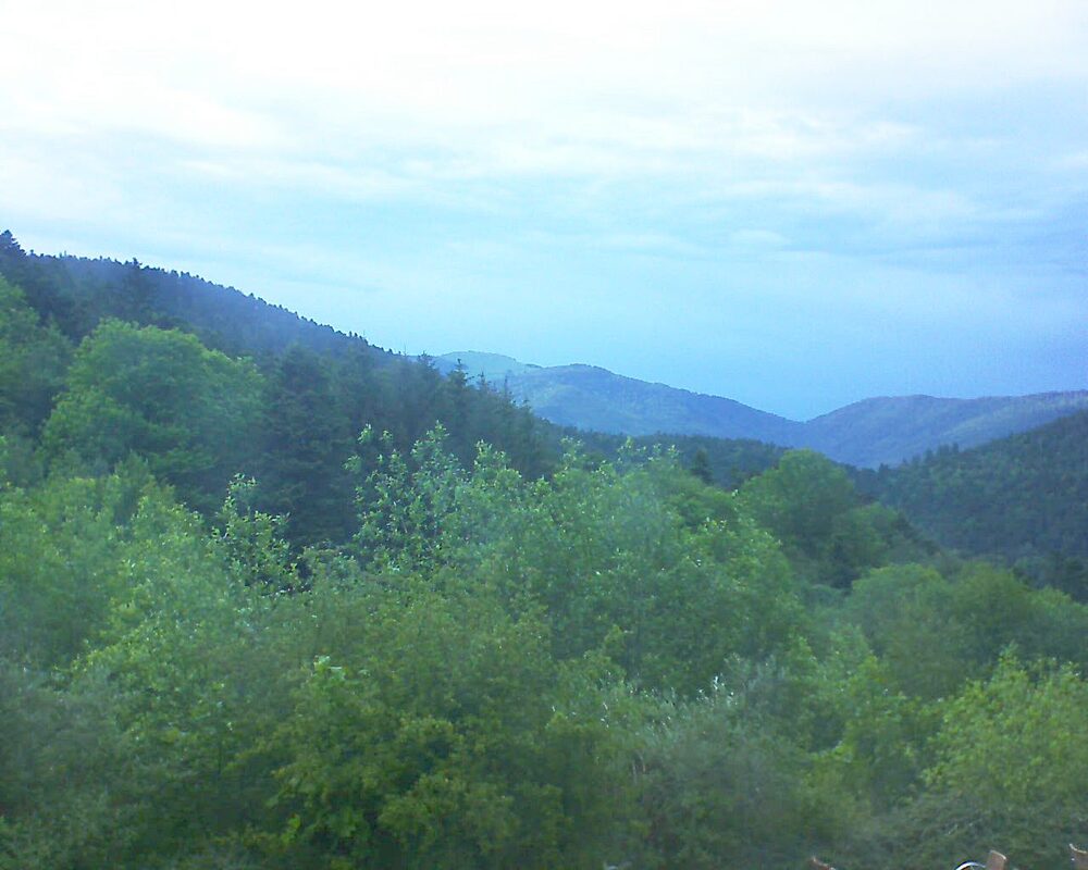 Le petit ballon vu depuis le Domaine Langmatt à Murbach le 18.05.2024 à 19:30 Le petit ballon (Alsace, Vosges) le 18.05.2024 à 19:30