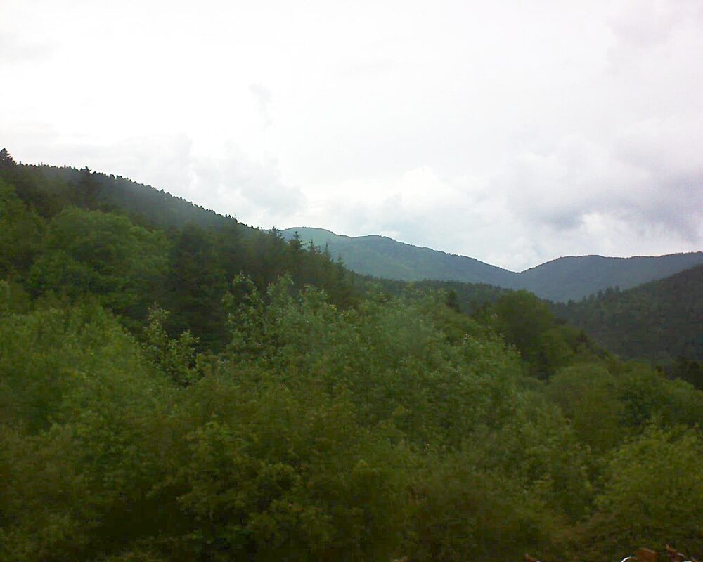 Le petit ballon vu depuis le Domaine Langmatt à Murbach le 23.05.2024 à 15:15 Le petit ballon (Alsace, Vosges) le 23.05.2024 à 15:15
