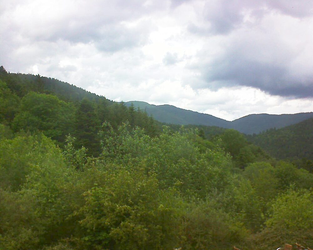 Le petit ballon vu depuis le Domaine Langmatt à Murbach le 27.05.2024 à 15:15 Le petit ballon (Alsace, Vosges) le 27.05.2024 à 15:15