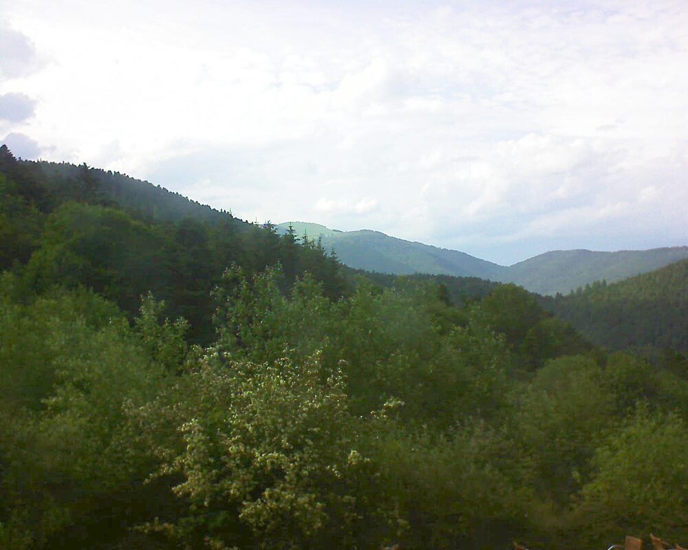 Le petit ballon vu depuis le Domaine Langmatt à Murbach le 05.06.2024 à 18:00 Le petit ballon (Alsace, Vosges) le 05.06.2024 à 18:00