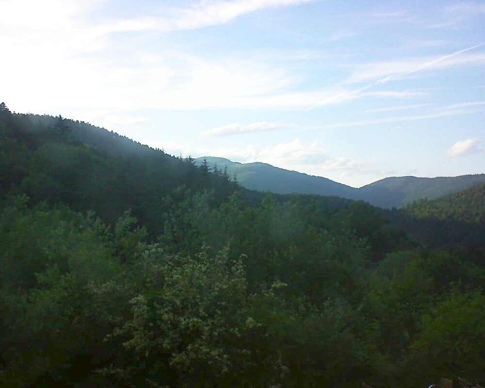 Le petit ballon vu depuis le Domaine Langmatt à Murbach le 07.06.2024 à 20:00 Le petit ballon (Alsace, Vosges) le 07.06.2024 à 20:00