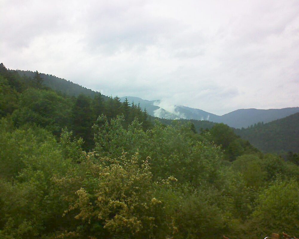 Le petit ballon vu depuis le Domaine Langmatt à Murbach le 08.06.2024 à 15:00 Le petit ballon (Alsace, Vosges) le 08.06.2024 à 15:00