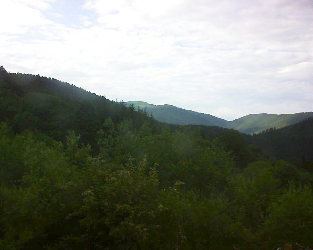 Le petit ballon vu depuis le Domaine Langmatt à Murbach le 12.06.2024 à 18:45 Le petit ballon (Alsace, Vosges) le 12.06.2024 à 18:45
