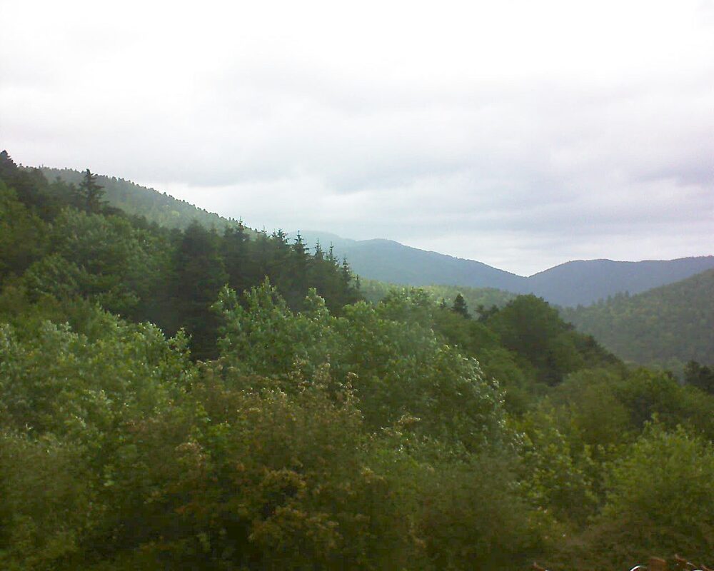 Le petit ballon vu depuis le Domaine Langmatt à Murbach le 14.06.2024 à 14:15 Le petit ballon (Alsace, Vosges) le 14.06.2024 à 14:15