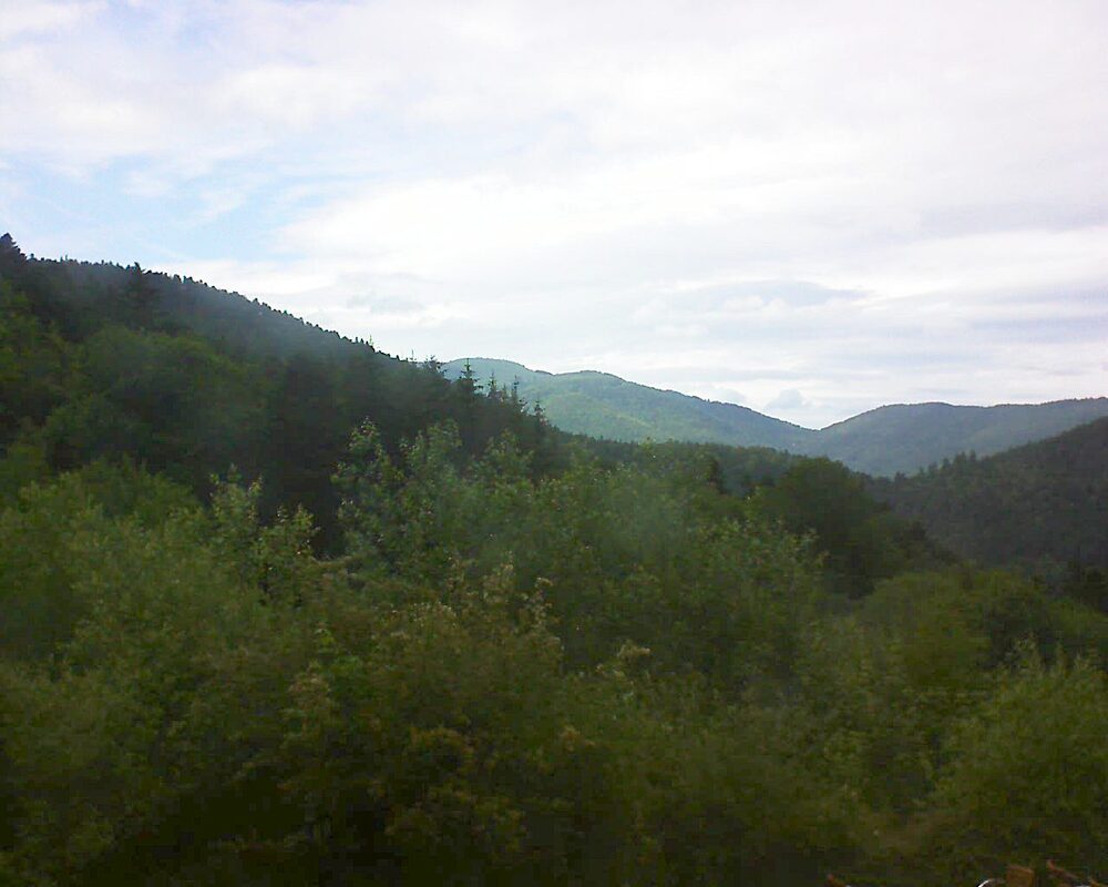 Le petit ballon vu depuis le Domaine Langmatt à Murbach le 14.06.2024 à 17:00 Le petit ballon (Alsace, Vosges) le 14.06.2024 à 17:00