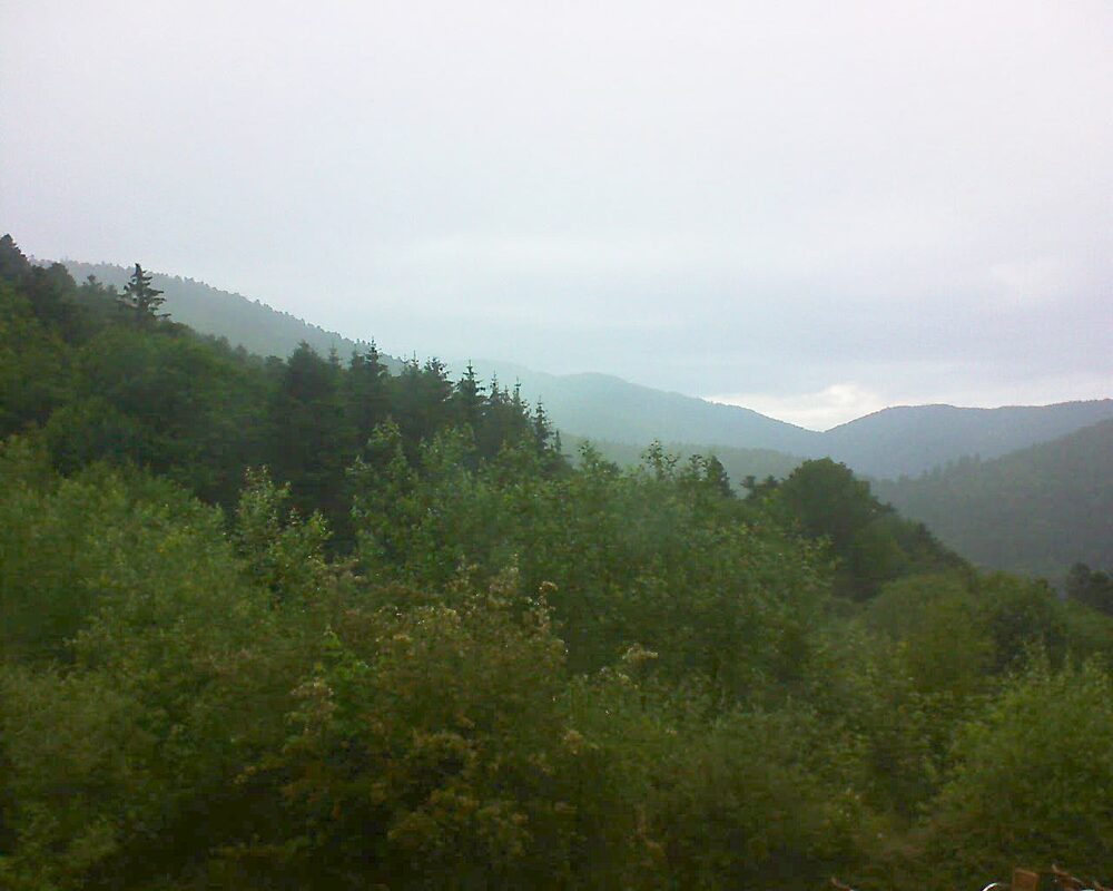 Le petit ballon vu depuis le Domaine Langmatt à Murbach le 14.06.2024 à 20:00 Le petit ballon (Alsace, Vosges) le 14.06.2024 à 20:00