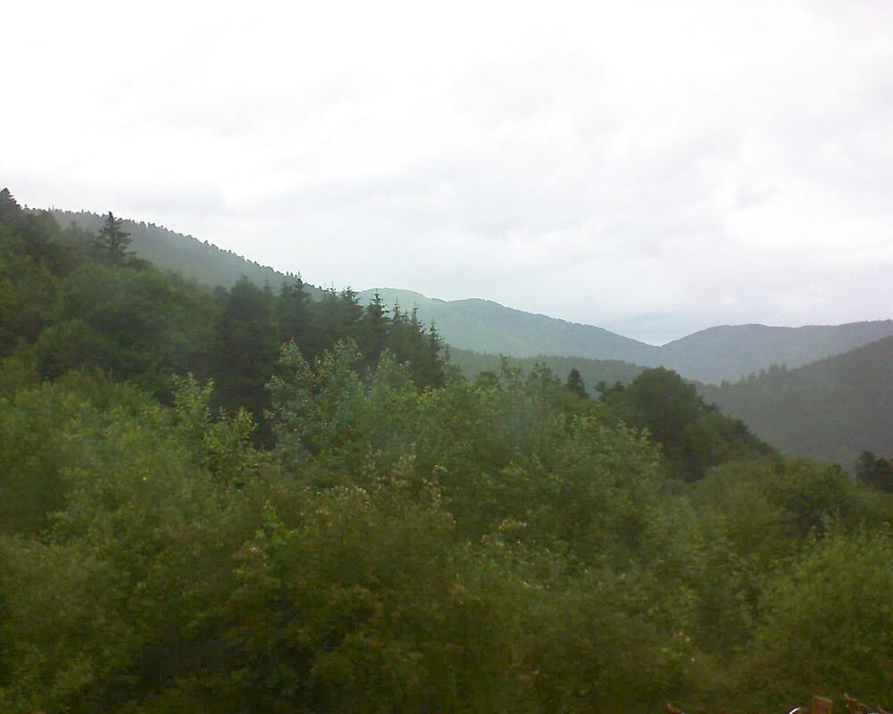 Le petit ballon vu depuis le Domaine Langmatt à Murbach le 15.06.2024 à 13:45 Le petit ballon (Alsace, Vosges) le 15.06.2024 à 13:45