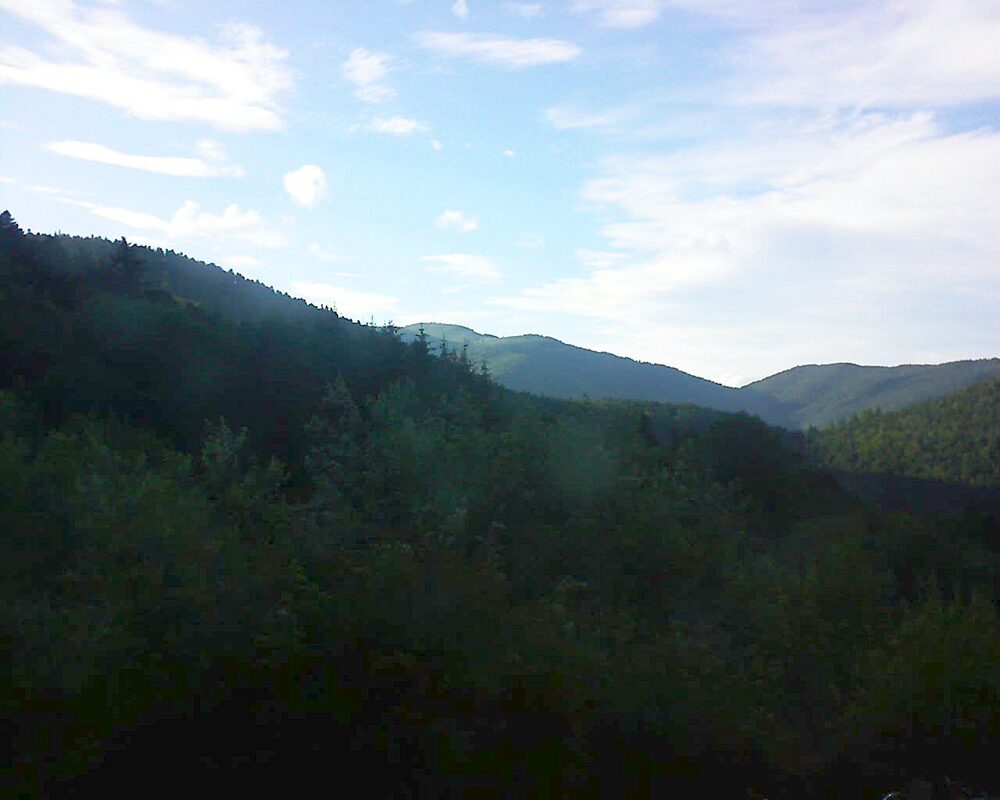 Le petit ballon vu depuis le Domaine Langmatt à Murbach le 15.06.2024 à 19:45 Le petit ballon (Alsace, Vosges) le 15.06.2024 à 19:45