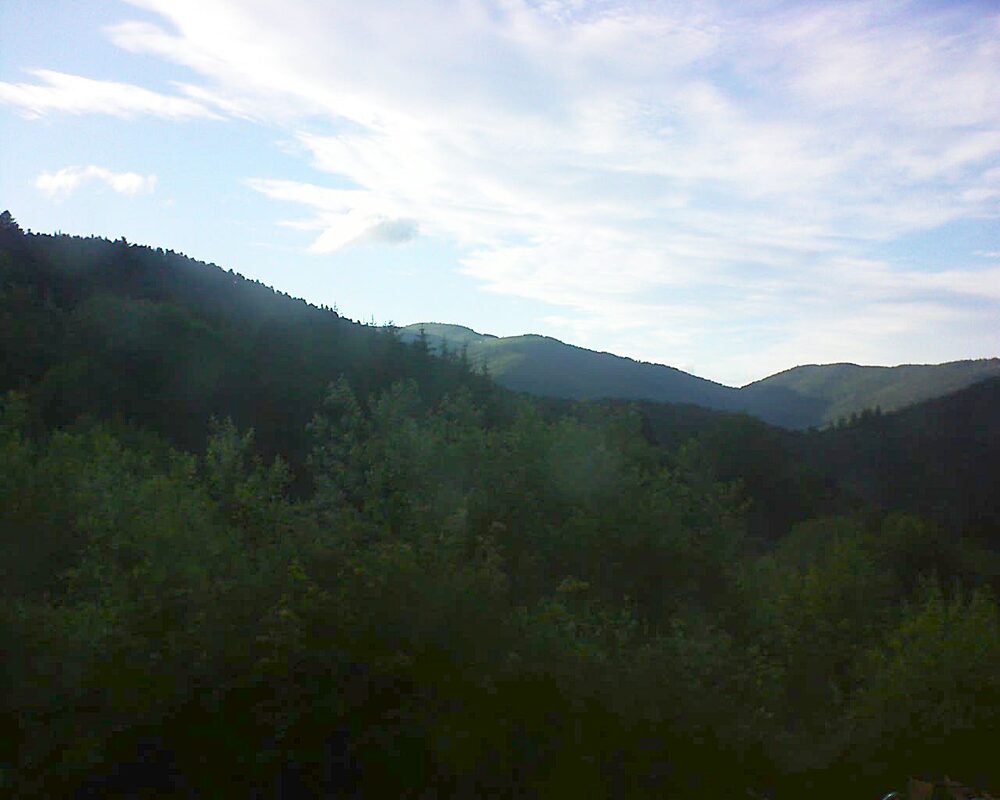 Le petit ballon vu depuis le Domaine Langmatt à Murbach le 15.06.2024 à 20:00 Le petit ballon (Alsace, Vosges) le 15.06.2024 à 20:00