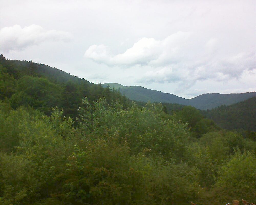Le petit ballon vu depuis le Domaine Langmatt à Murbach le 17.06.2024 à 17:00 Le petit ballon (Alsace, Vosges) le 17.06.2024 à 17:00