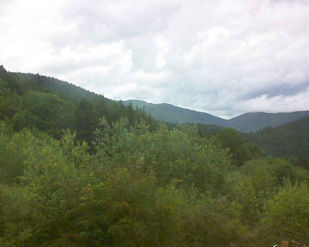 Le petit ballon vu depuis le Domaine Langmatt à Murbach le 17.06.2024 à 17:30 Le petit ballon (Alsace, Vosges) le 17.06.2024 à 17:30