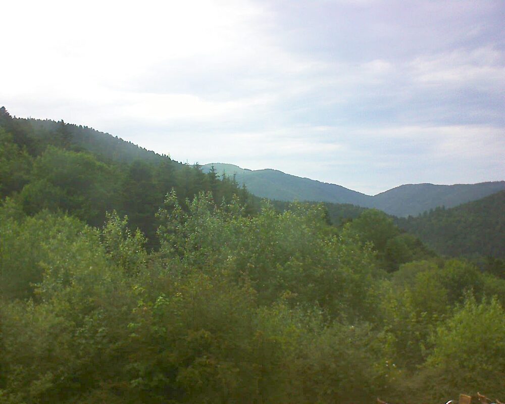 Le petit ballon vu depuis le Domaine Langmatt à Murbach le 18.06.2024 à 18:30 Le petit ballon (Alsace, Vosges) le 18.06.2024 à 18:30