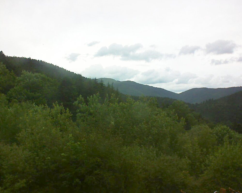 Le petit ballon vu depuis le Domaine Langmatt à Murbach le 21.06.2024 à 15:30 Le petit ballon (Alsace, Vosges) le 21.06.2024 à 15:30