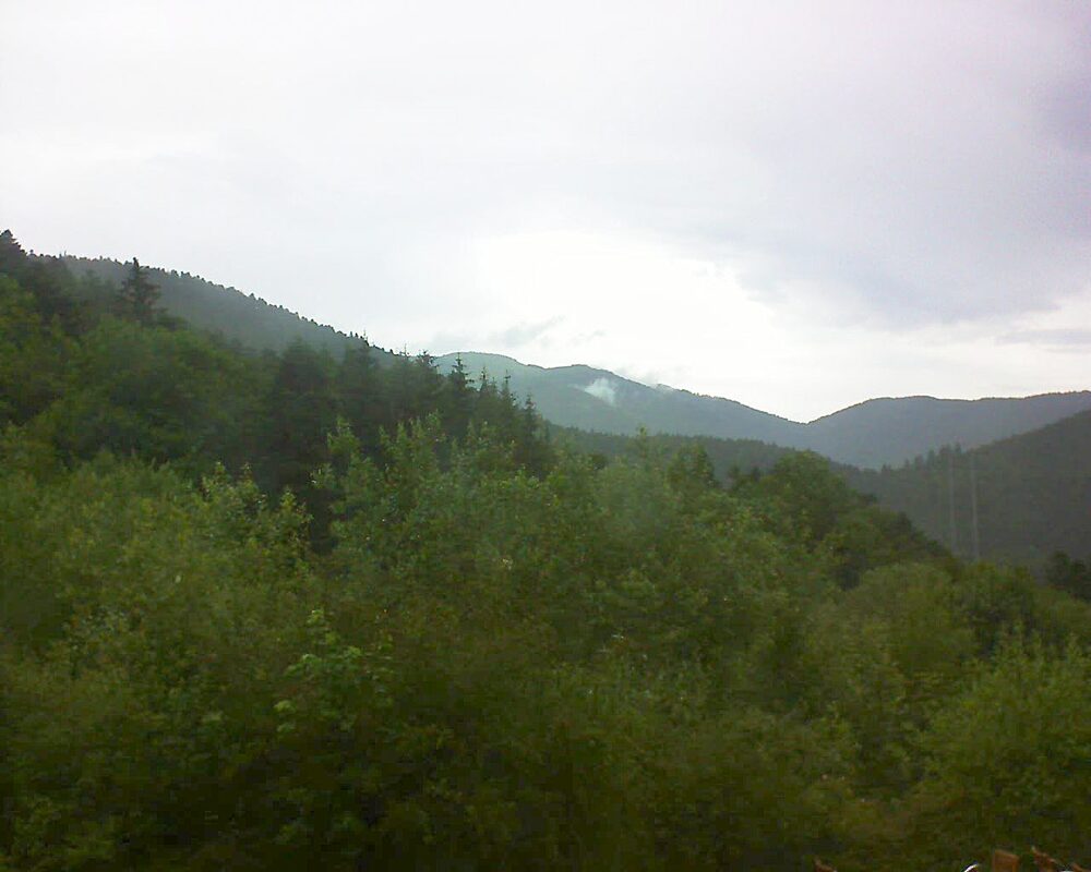 Le petit ballon vu depuis le Domaine Langmatt à Murbach le 21.06.2024 à 19:00 Le petit ballon (Alsace, Vosges) le 21.06.2024 à 19:00